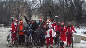 Дядо Коледа идва в Русе на колело