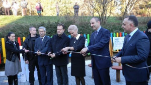 Откриха детска площадка Азбукари 150 000 лева вложени в модерните