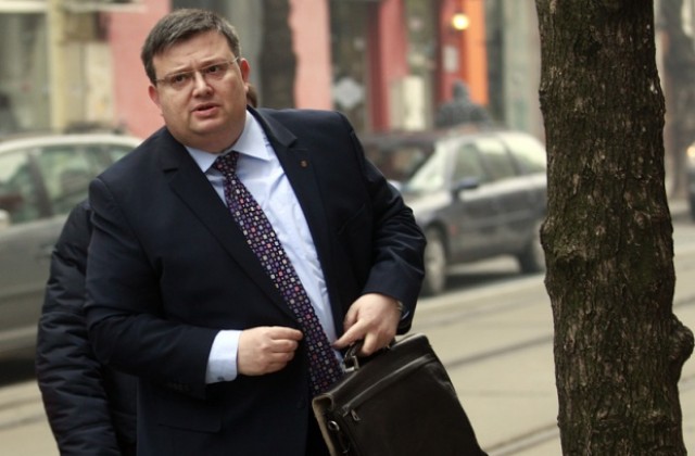 Цацаров: По случая КТБ има неща, които и следствието не би могло да разкрие