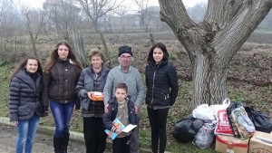 Младежи от Генерал Тошево помогнаха на бедно семейство