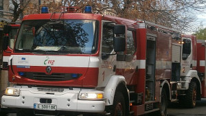 Два автомобила горяха в региона