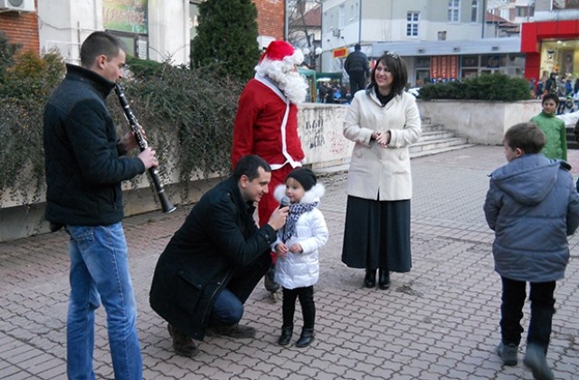 Фенери с пожелания за по-добра България полетяха в небето над Враца