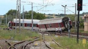 Два локомотива дерайлираха возят с автобуси пътниците от Пловдив за