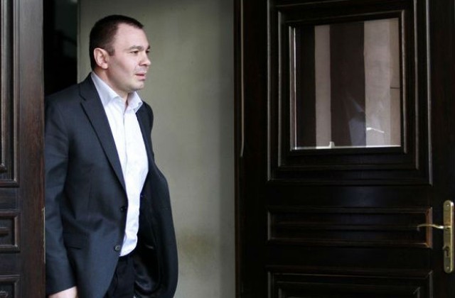 Петко Сертов бил засечен в хотел в Атина, главният секретар се обърна с молба