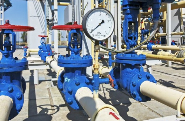 Украйна плати още 1,65 млрд. долара от газовия си дълг на Русия