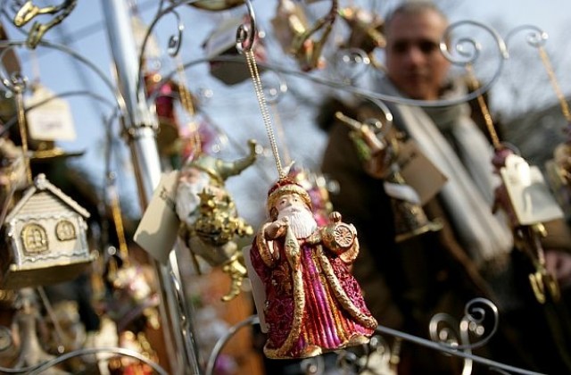 Близо 150 000 българи празнуват имен ден на Коледа