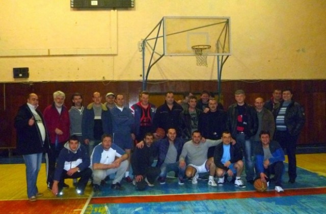 Баскетболните хора на Кюстендил отново заедно по Коледа
