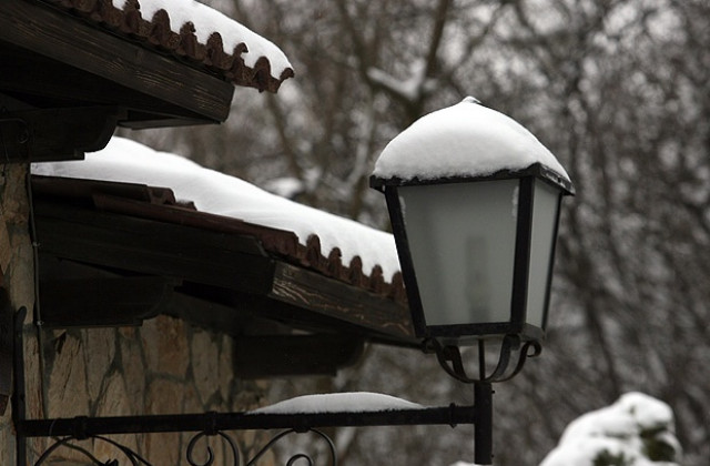 Снегопочистващите фирми готови да опесъчават при евентуално заледяване