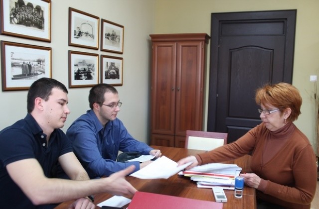 Гражданско сдружение За Свиленград със стипендии на двама студенти