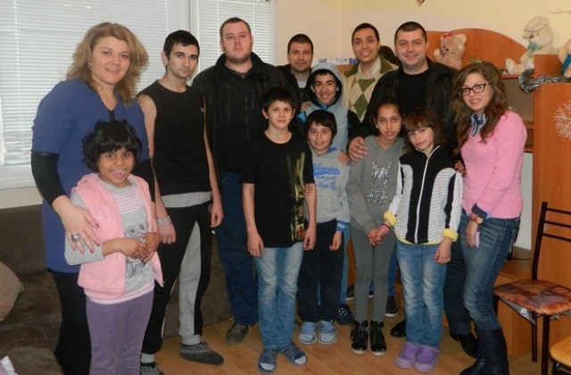 Младежи ГЕРБ-Плевен стартира инициативата „Дари внимание на всяко дете