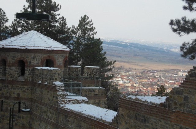 Мая Манолова: Некоректно е ГЕРБ да си приписват заслуги за Крепостната стена в Хисарлъка