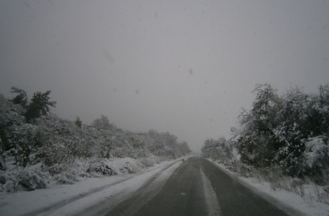 66 машини чистят пътищата в региона