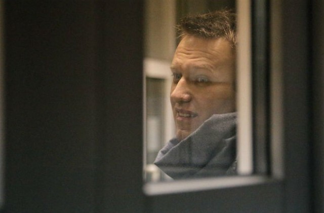 Осъдиха на затвор руския опозиционер Алексей Навални по делото Ив Роше