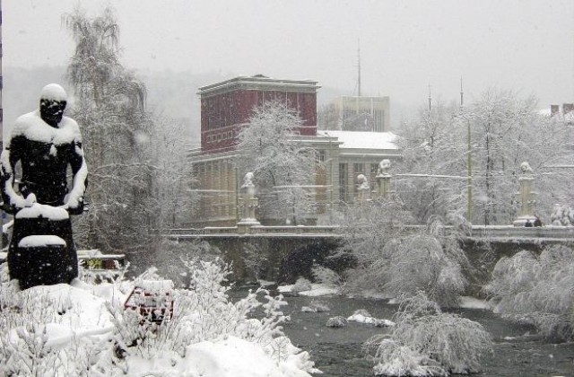 Ясно и студено, термометрите в региона отчетоха - 14°