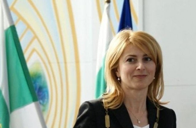 Дарик радио и Култура ON-AIR излъчват пълното интервю с кмета на Габрово Таня Христова в 15:40 часа днес