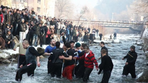 80 смелчаци спасяват кръста в Благоевград