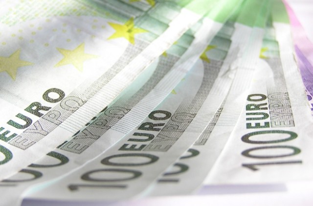 Еврото се срина спрямо щатския долар