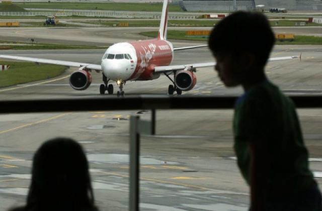 Обмислят нов стандарт - пилотите на самолети да докладват на 15 минути