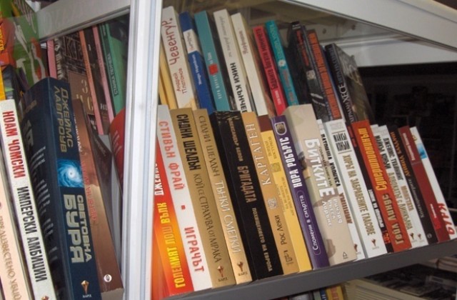 5-годишна прочела 436 книги за година от библиотеката