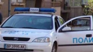 Лек автомобил се заби в градски автобус в Сливен