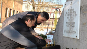 Село Конуш почете руски кавалеристи