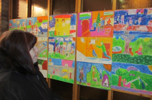 Детска изложба орисва с добро Горна Оряховица