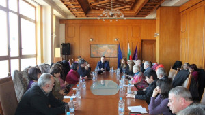 Кметът Даниел Панов проведе работна среща с директорите на училища