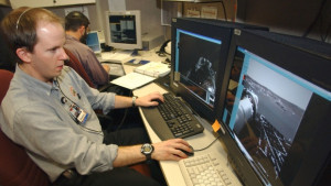 Опортюнити ще прави панорамна снимка от марсиански хълм