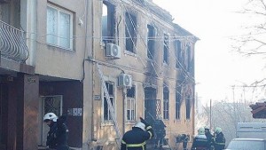 Пожар срути сграда във Варна