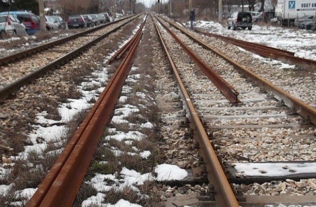 Превозват с автобус пътниците от влака София-Варна заради авария