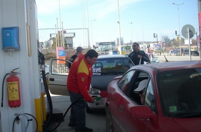 НАП, Митниците и МВР проверяват ведомствени бензиностанции