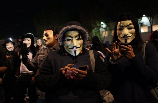 „Анонимус обещаха да отмъстят за атаката над Шарли ебдо