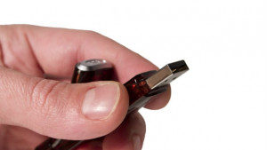 Новият моден аксесоар гривназарядно за мобилни устройства