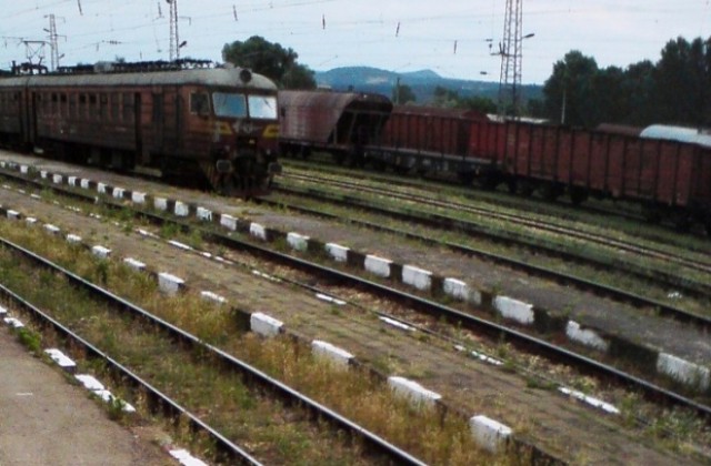 Кметът на Враца е против спирането на влаковете в региона
