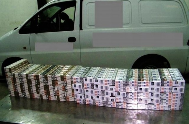 Обраха магазин през дупка в стената