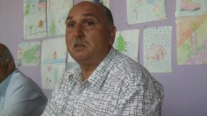 Сарми пиле със зеле и баклава на трапезата за ромската