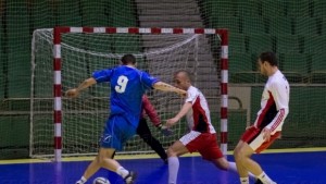 Една победа и две равенства в турнира по минифутбол за