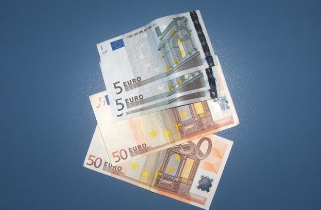 Младеж платил с фалшиви 200 евро