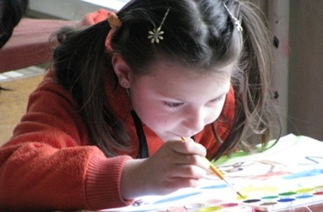 11 деца са настанени в приемни семейства