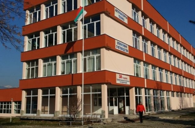 Възстановиха щети от експлозията в Разлог
