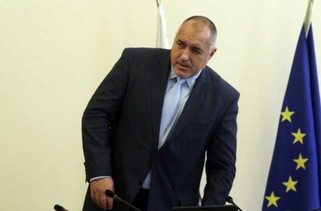 Премиерът обеща да няма място, където хората да са без транспорт