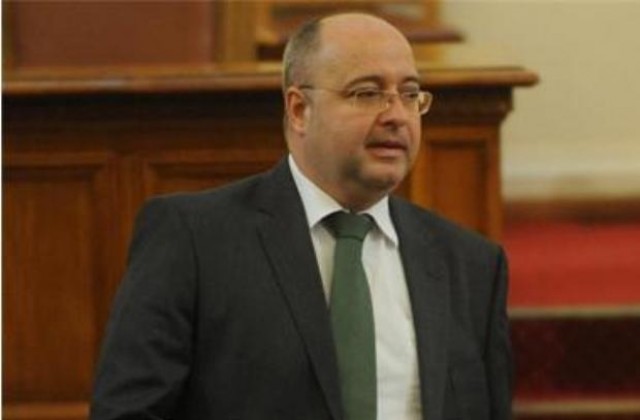 Четин Казак призова политическите сили да се обявят за развитие на железопътния транспорт у нас