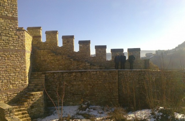 Кмет и експерти огледаха Трапезица, подготвят проекта за цялостна реставрация
