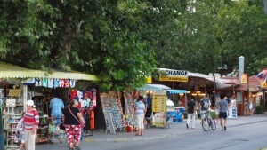 Глоба и пробация за продавачка на аксесоари менте