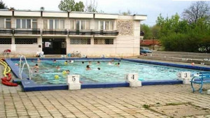 Проверят състоянието на Спортен комплекс Баня АД