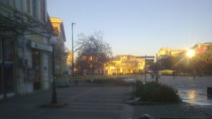 Сигнал за бомба затвори банков офис