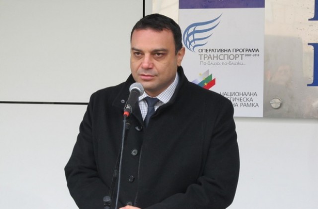 Няма да спират още влакове, ако се дадат 40 млн. лева на БДЖ, заяви Московски