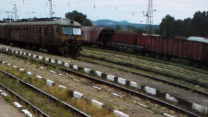 Железопътни линии нямало да се закриват съкращават се влаковете