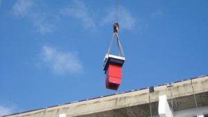 Монтират модерни отоплителни тела в спортните зали на стадиона