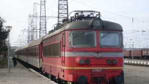 Отпуснаха парите на БДЖ протестът все пак остава